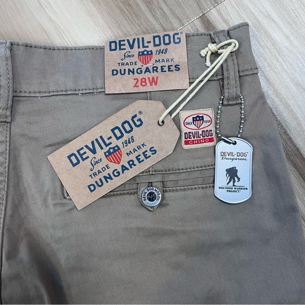 New Devil-Dog Dungarees Mens Size 28W Dark Khaki Tan 7” Chino Shorts Dog Tag NWT